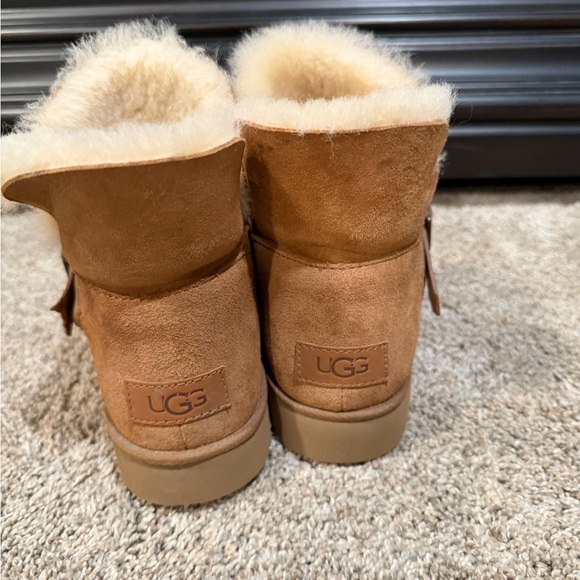 Women's Tan Ugg Ankle Boots - Picture 3 of 8